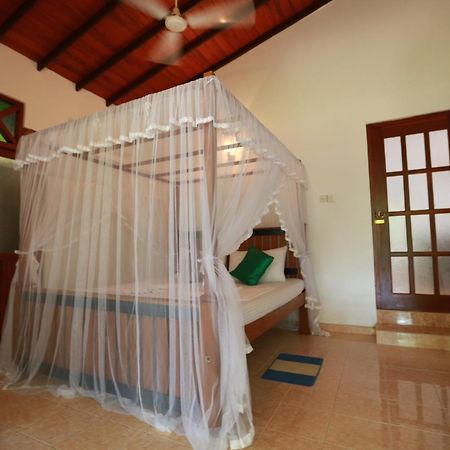 Thambara Villa Unawatuna Exteriör bild