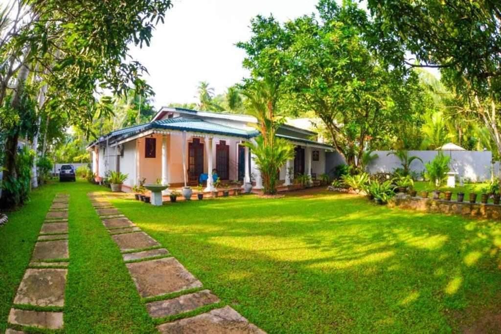 Thambara Villa Unawatuna Exteriör bild