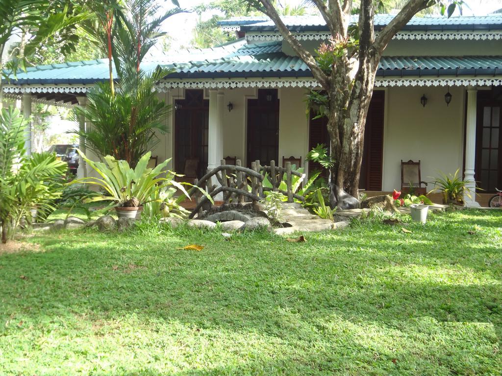 Thambara Villa Unawatuna Exteriör bild