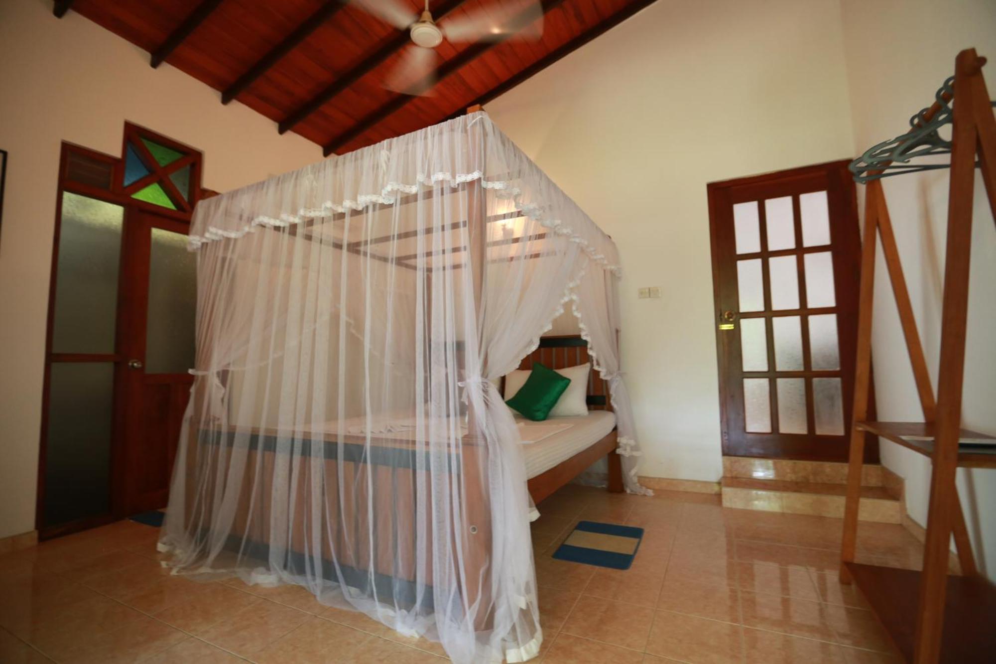 Thambara Villa Unawatuna Exteriör bild